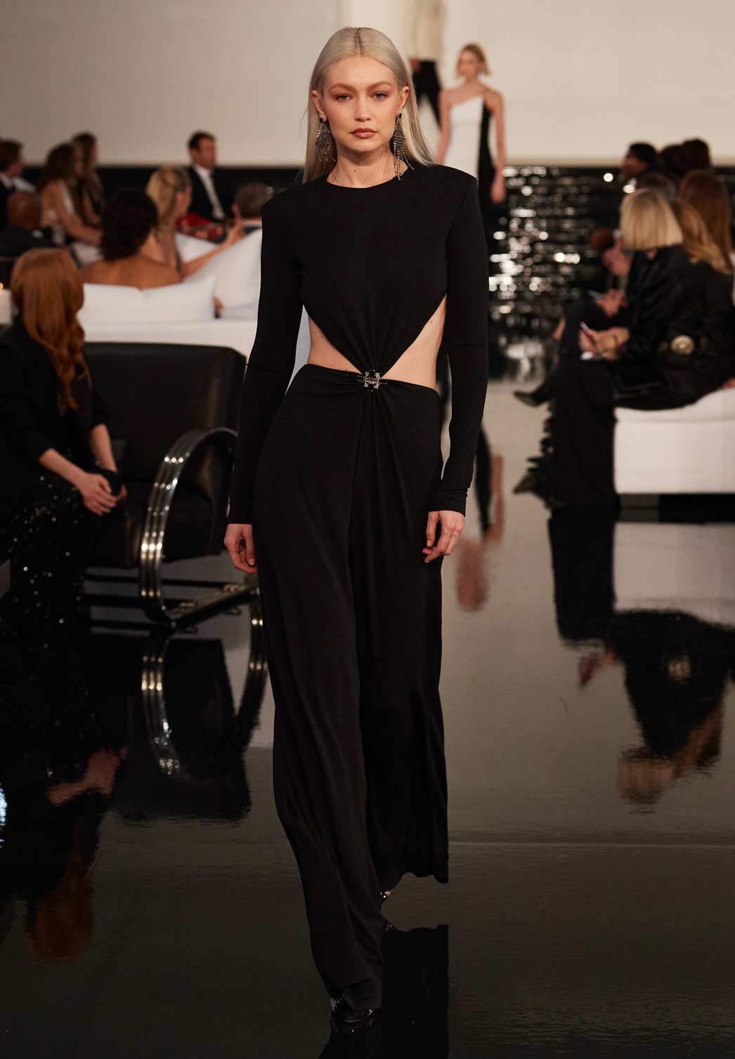 RUNWAY LOOK - 